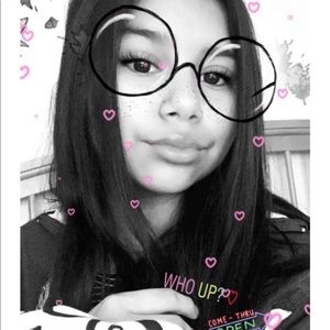 Meet your Posher, Alexia